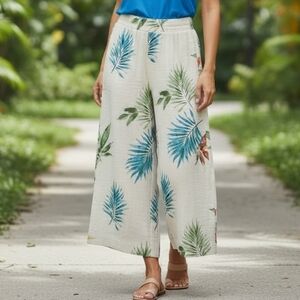 NWOT Chico's 100% Cotton Tropical Leaf Print Wide-Leg Cropped Pants